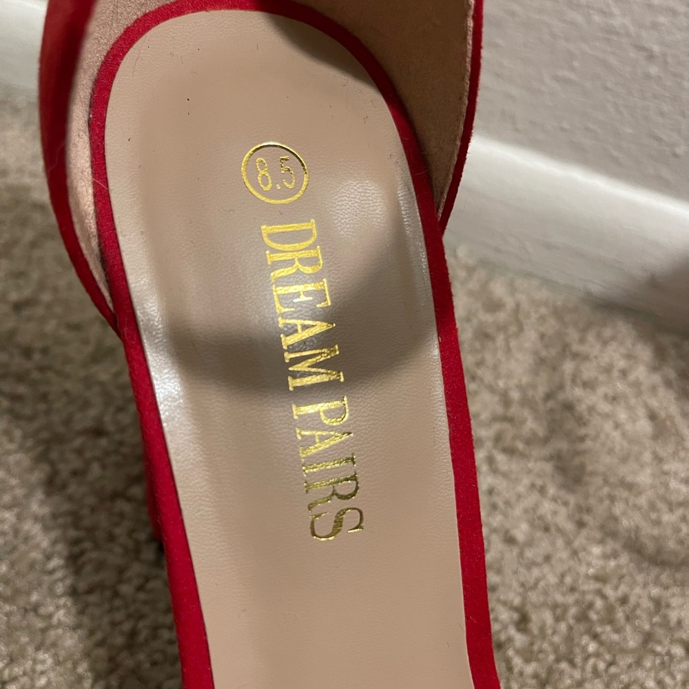 Chic Red Dream Pairs High Heels 👠 - Picture 2 of 9